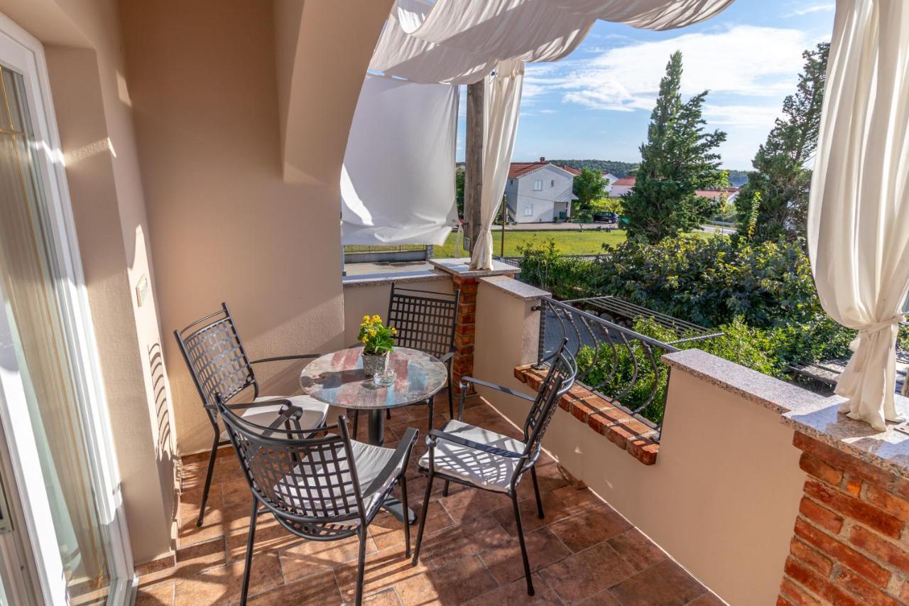 Apartments Vintage Banjol Εξωτερικό φωτογραφία