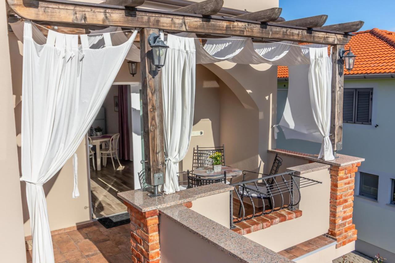 Apartments Vintage Banjol Εξωτερικό φωτογραφία